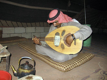 Поужинали у костра под бедуинские песни