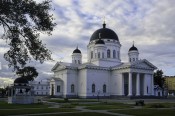 Спасский Староярмарочный собор ранней осенью