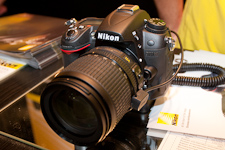 Стенд Nikon. Камера Nikon D7000